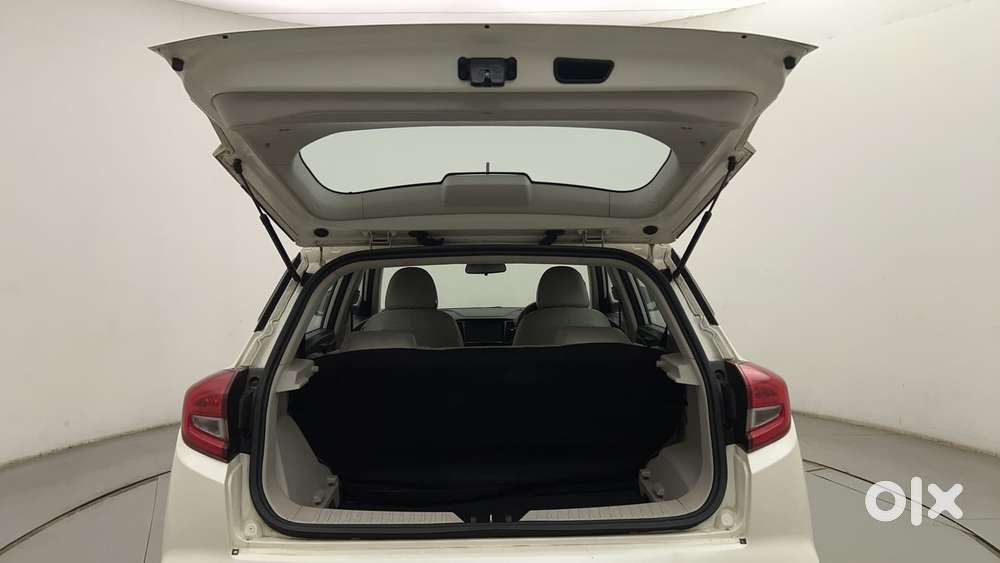 Mahindra Xuv300 1.2 W6 Amt Petrol, 2022, Petrol