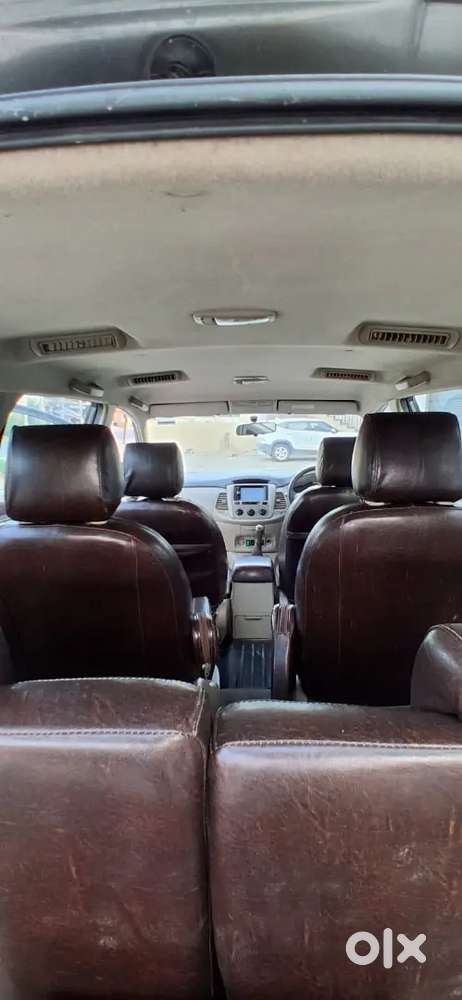 Toyota Innova 2014 Diesel 110000 Km Driven