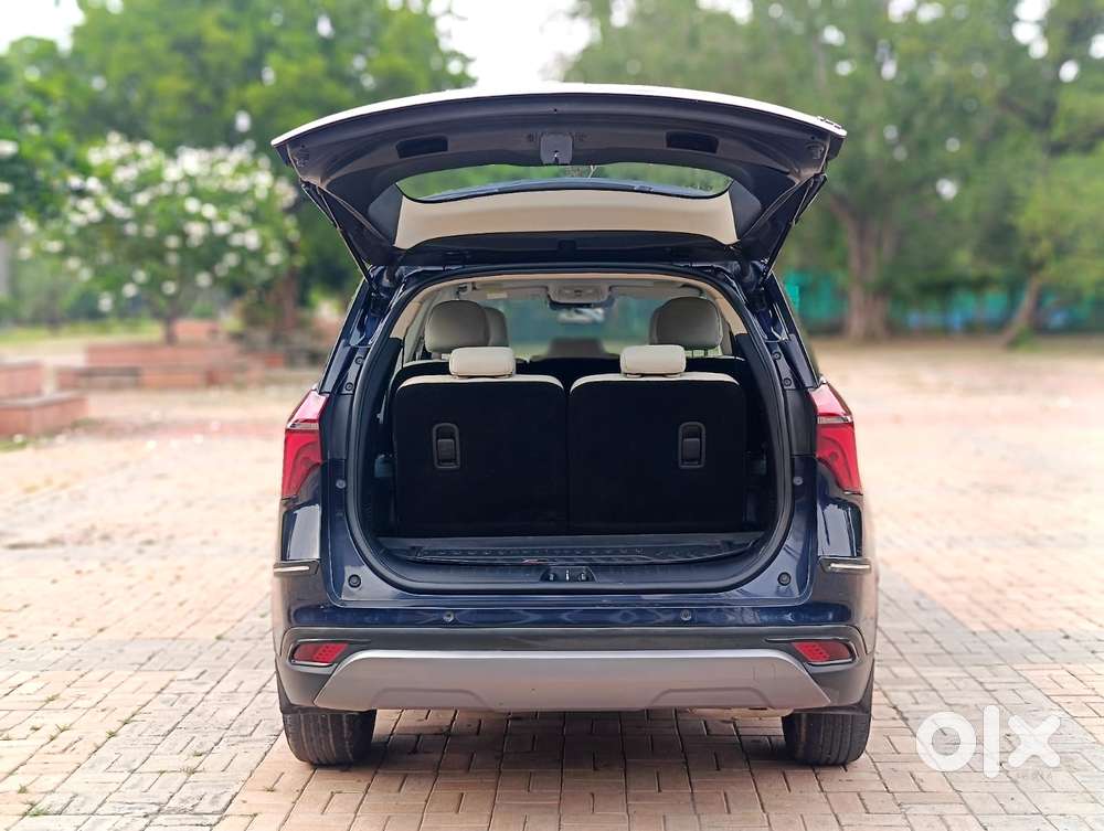 Mahindra Xuv700 2.0 Ax 7 Petrol At Luxury Pack Str, 2022, Petrol