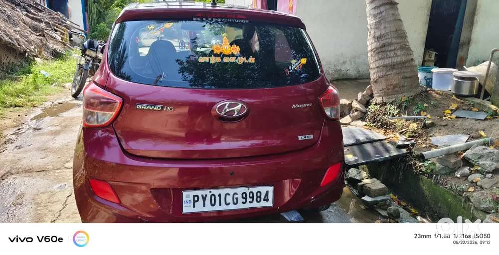 Hyundai Grand I10 2015 Diesel 80000 Km Driven