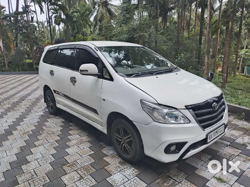 Toyota Innova Hycross 2007 Diesel 280000 Km Driven