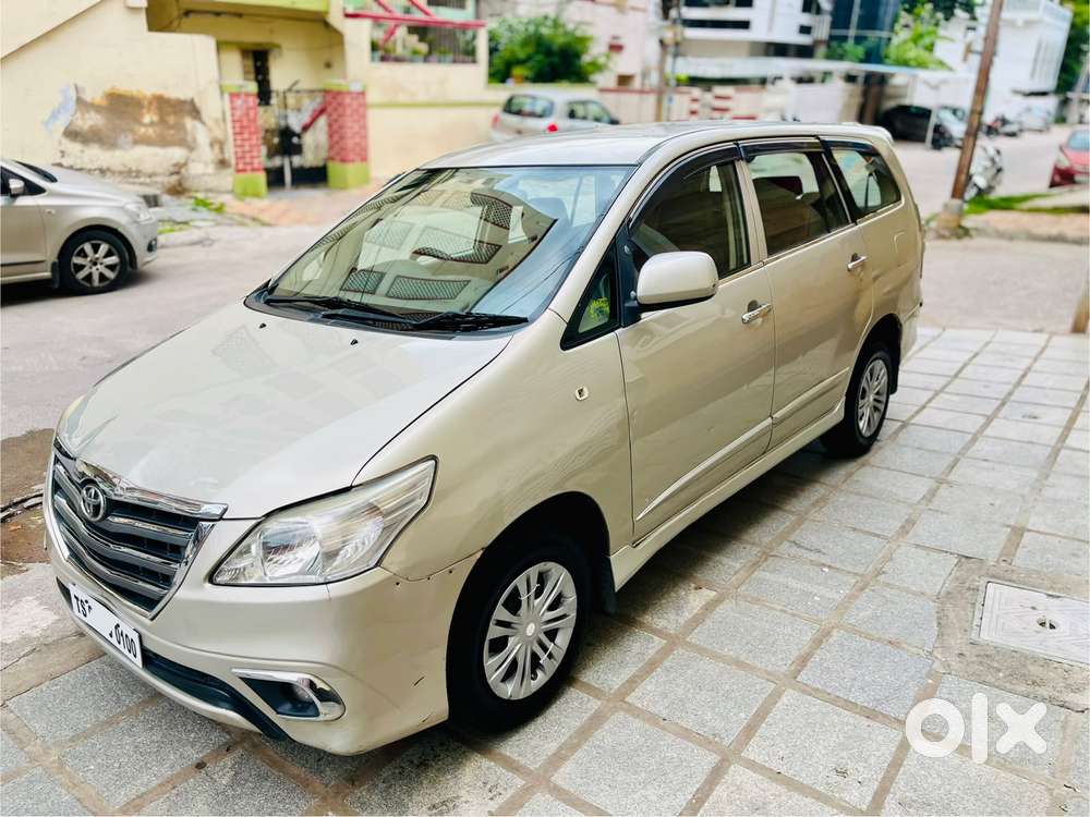 Toyota Innova 2.5 G (diesel) 8 Seater, 2015, Diesel