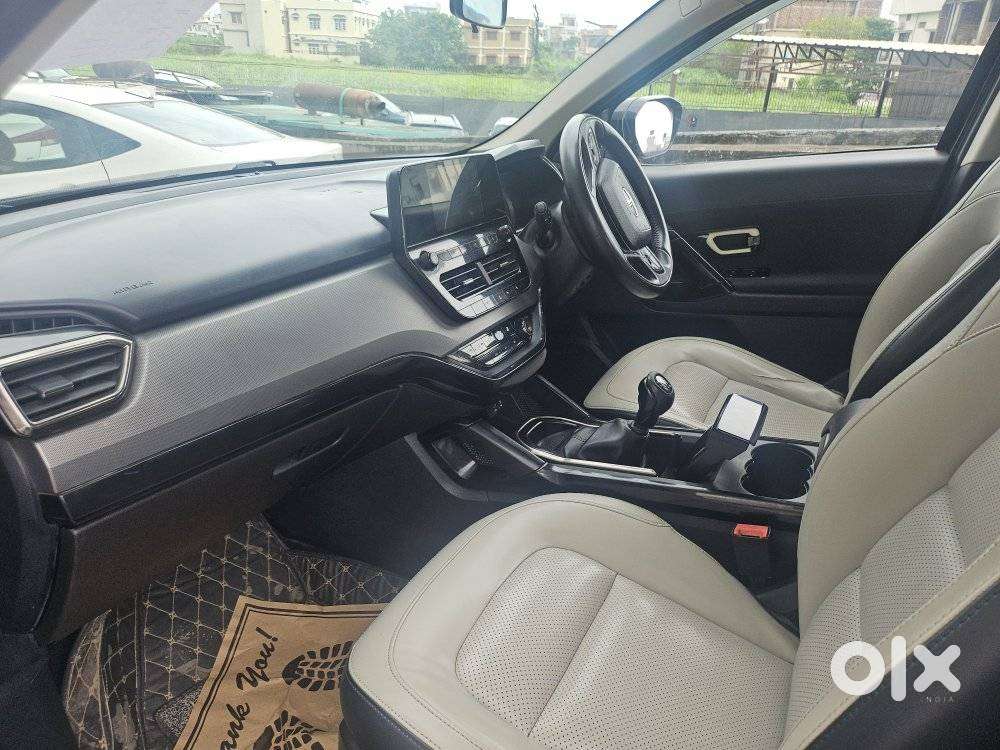 Tata Safari 2.0 Kryotec Xt Plus Dark Edition, 2022, Diesel