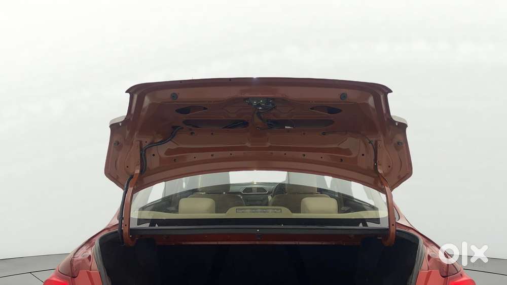 Maruti Suzuki Swift Dzire Amt Vxi, 2018, Petrol