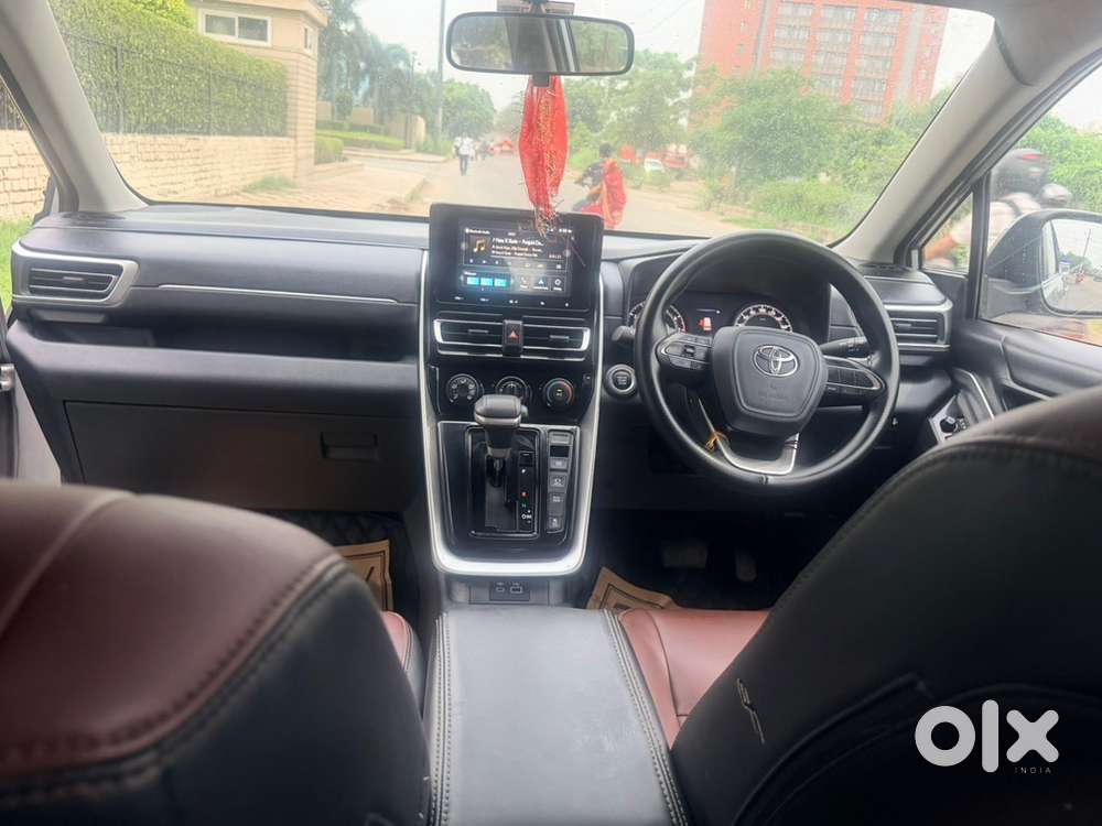 Toyota Innova Hycross 2024 Petrol 8 Str
