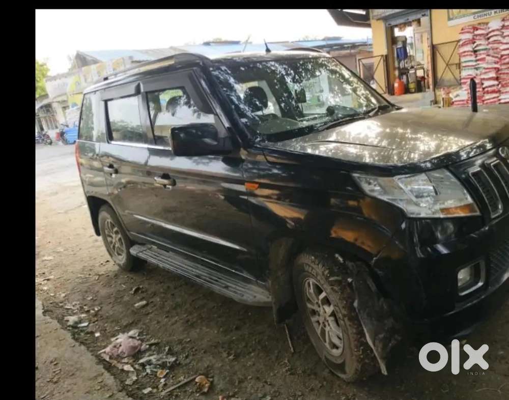 Mahindra Tuv 300 2017 Dual Tone