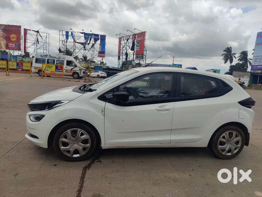 Tata Altroz 2023 Petrol. New Like Condition, With Extended Warranty 2y