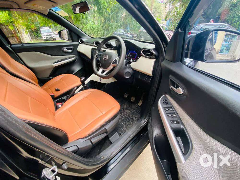 Nissan Magnite 1.0 Xv Premium, 2022, Petrol