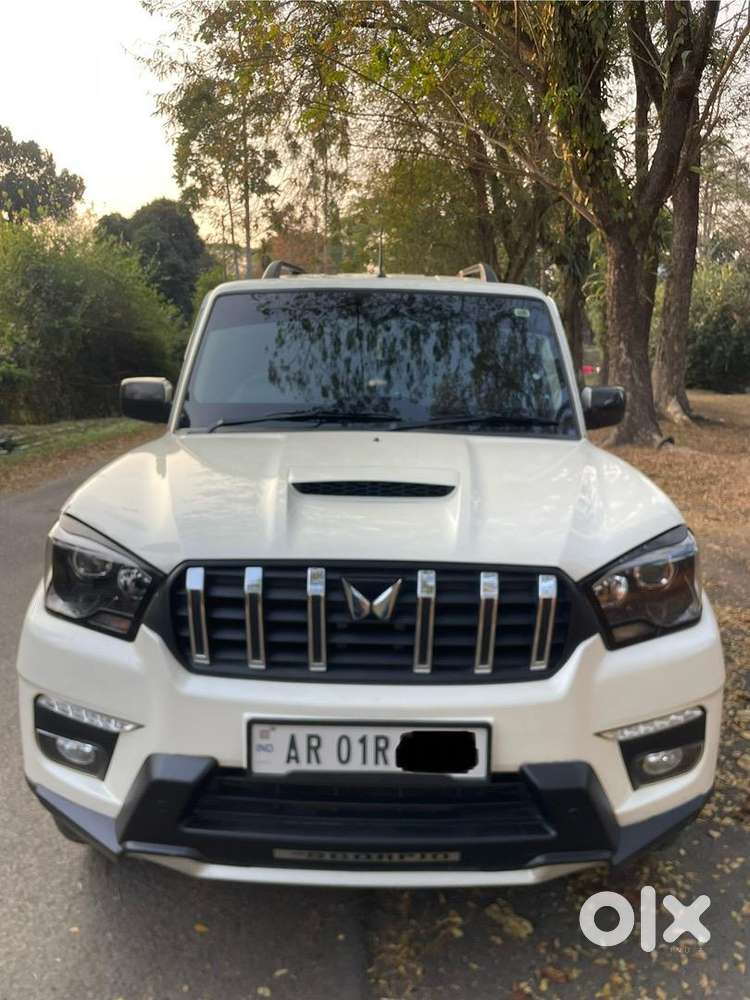Mahindra Scorpio Classic S11