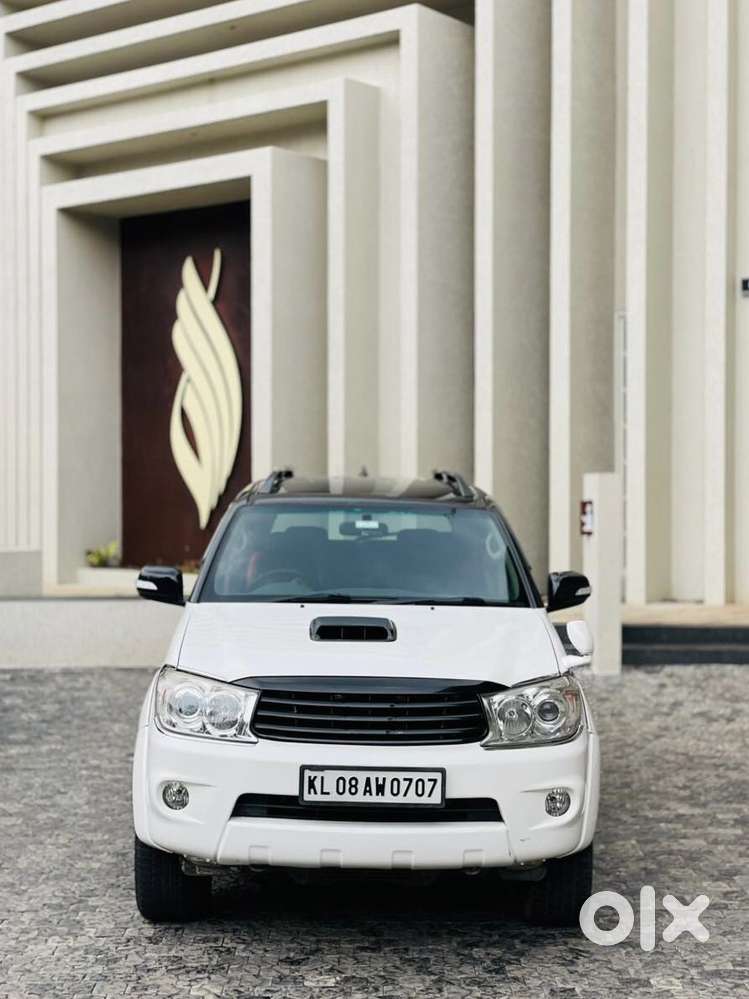 Toyota Fortuner 3.0 4x4 Manual, 2011, Diesel