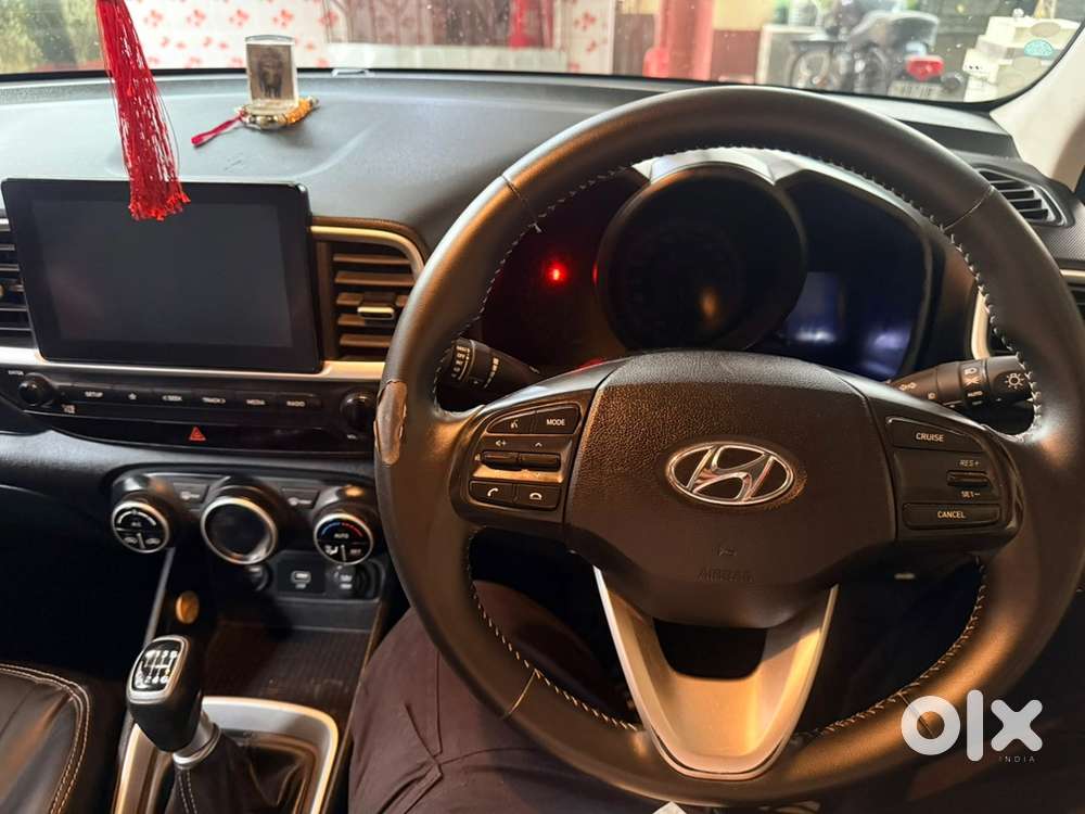 Hyundai Venue Model 2020 Petrol Car