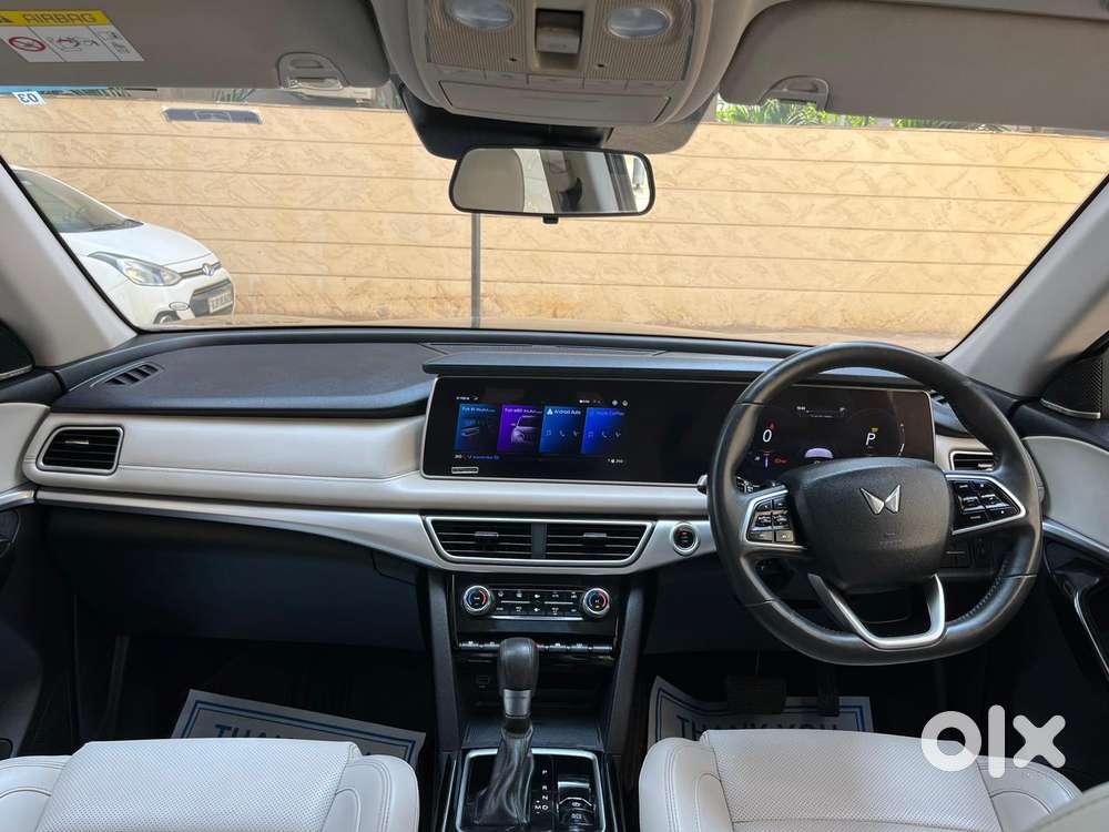 Mahindra Xuv700 2.0 Ax 7 Petrol At Luxury Pack Str, 2022, Petrol