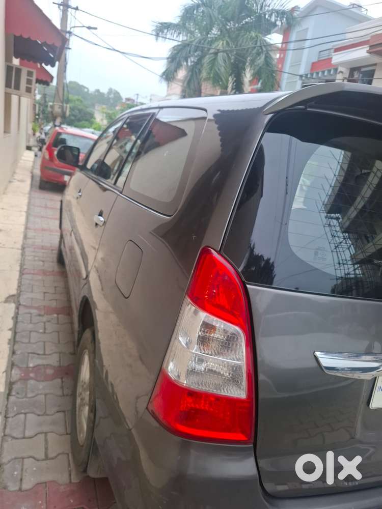 Toyota Innova 2.5 V 7 Str, 2012, Diesel