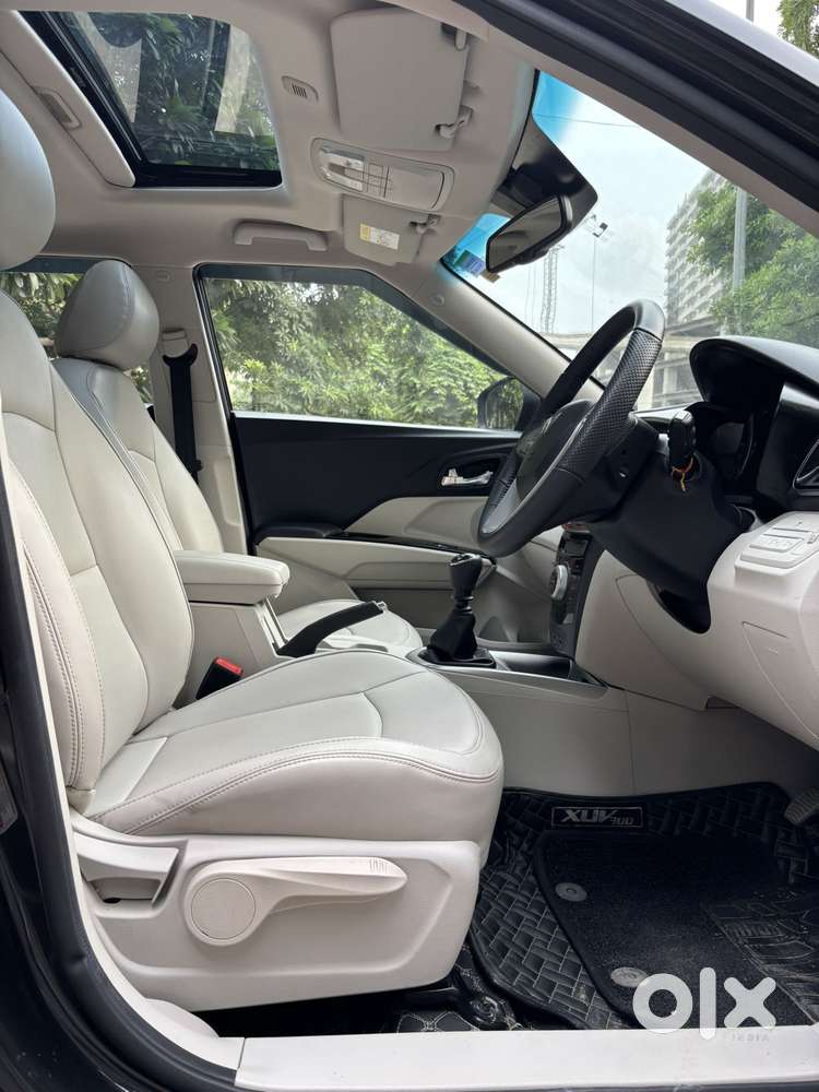 Mahindra Xuv300 W8, 2023, Petrol