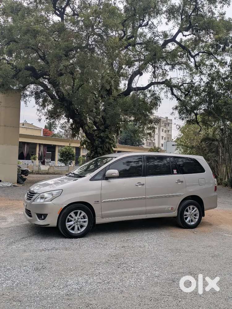 Toyota Innova V 2012 Model