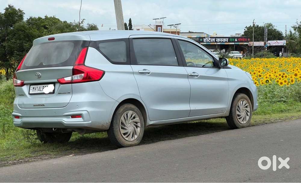 2024 Toyota Rumion Automatic, 36k Kms, Silver, 1st Owner
