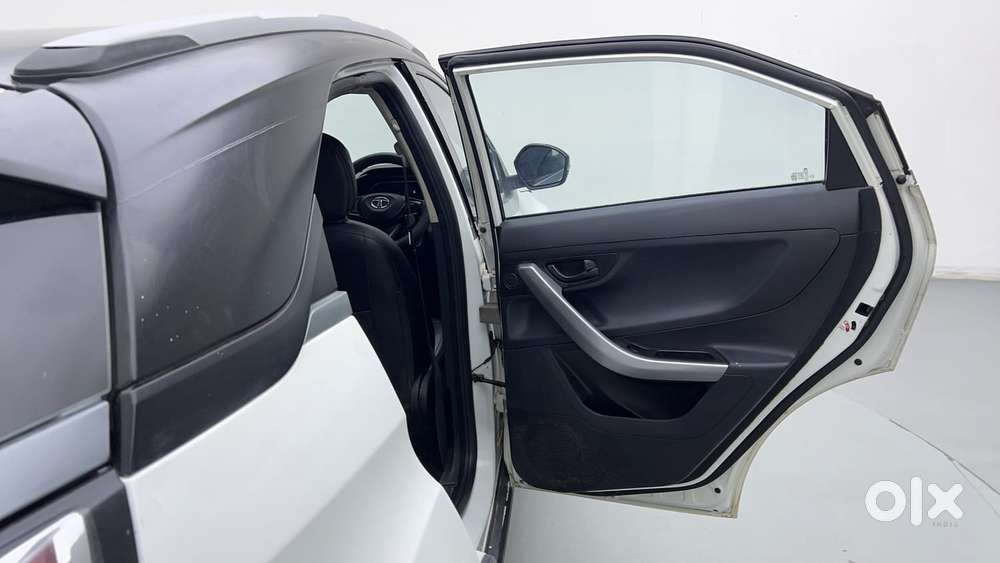 Tata Nexon 1.2 Revotron Xm (s), 2022, Petrol