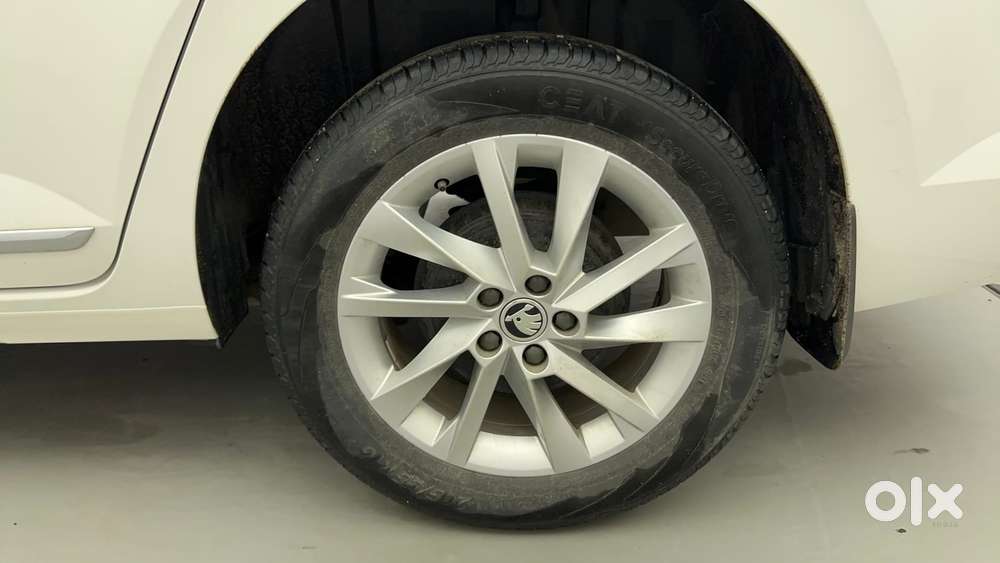 Skoda Slavia Ambition 1.0l Tsi Mt, 2023, Petrol