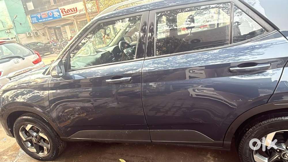 Hyundai Venue 2020 Petrol 73000 Km Driven