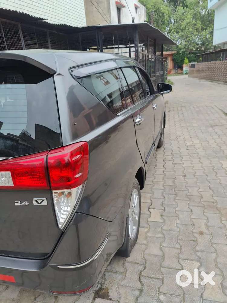 Toyota Innova Crysta 2017
