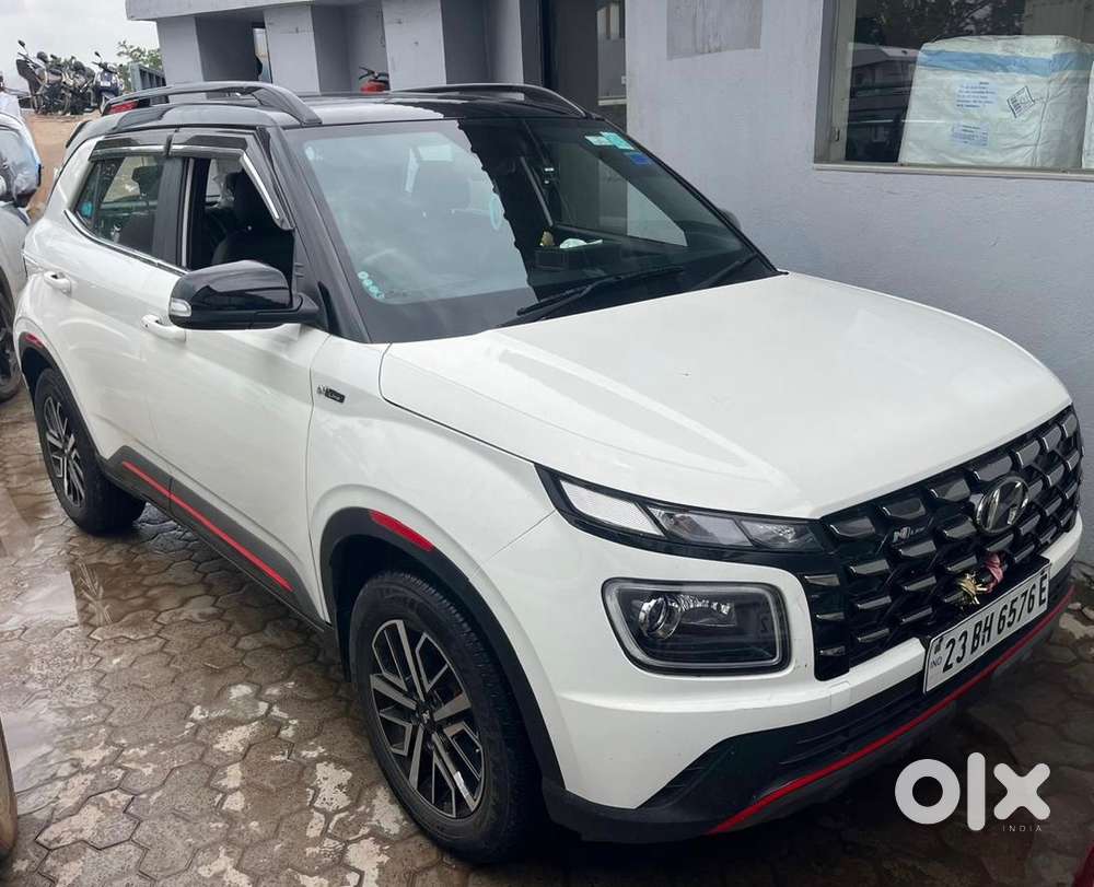 Hyundai Venue Petrol 2023