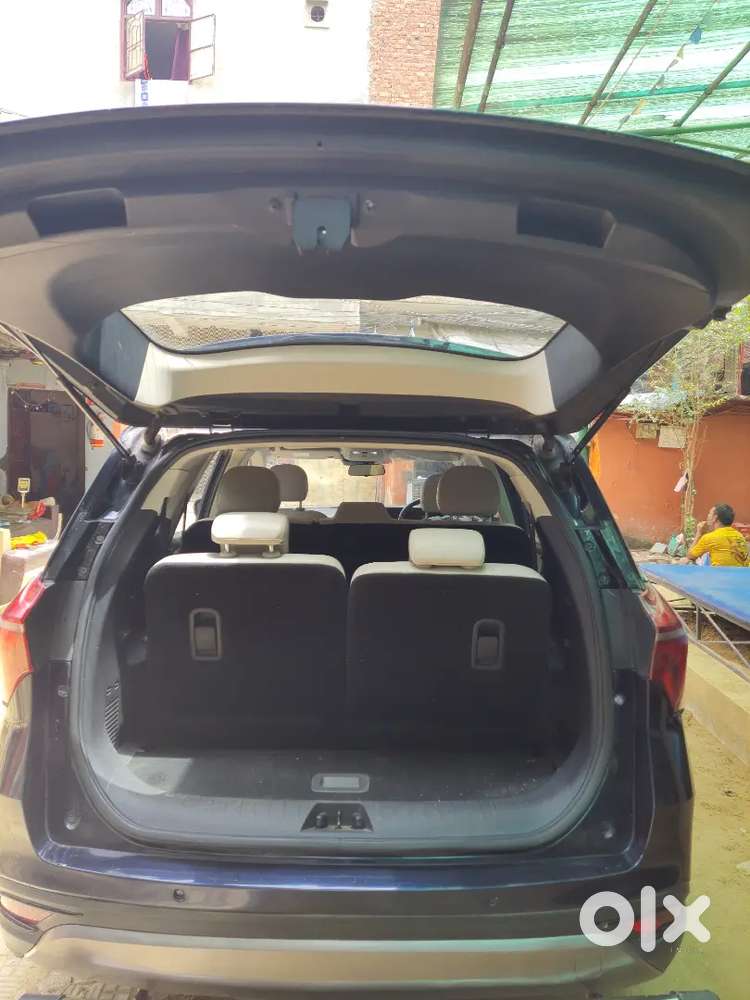 Mahindra Xuv700, Ax7 At Petrol December 2021 Reg.
