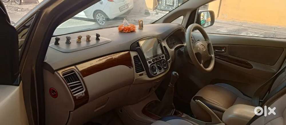 Toyota Innova 2.5 V 2006 Mh Reg 4th Owner.