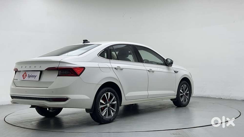 Skoda Slavia Style 1.0l Tsi At, 2022, Petrol