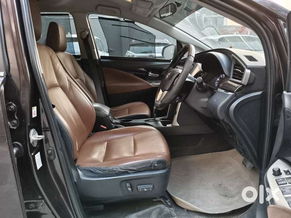 Toyota Innova Crysta 2.8z Automatic, 2016, Diesel