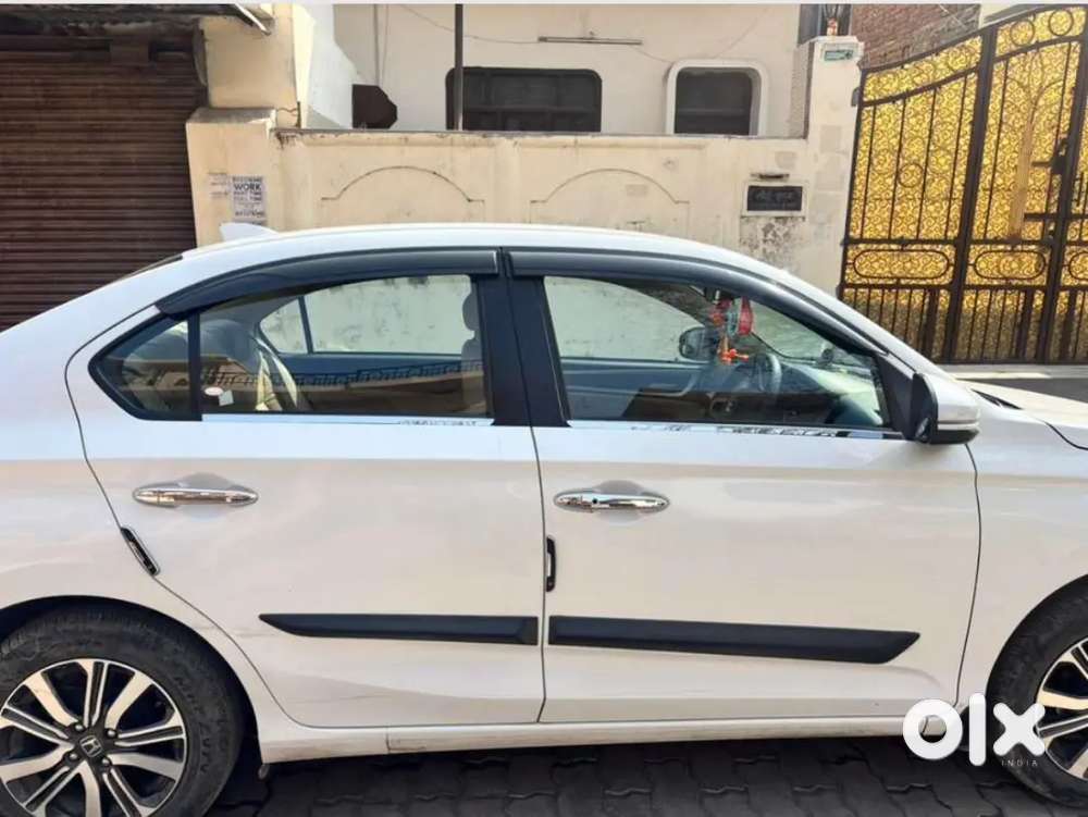 Honda Amaze 2022 Petrol 32054 Km Driven