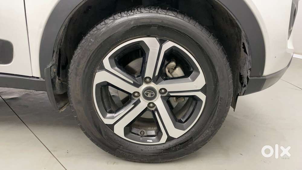 Tata Nexon 1.2 Revotron Xza Plus, 2023, Petrol