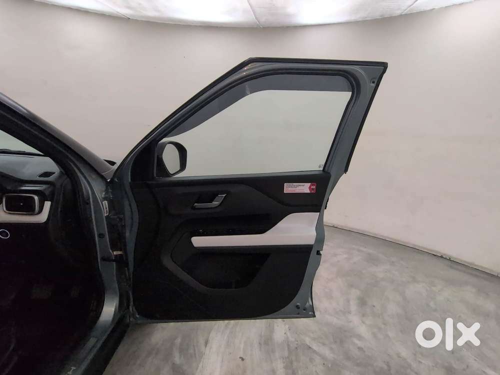 Tata Punch 1.2 Revotron Creative Amt Dual Tone, 2023, Petrol