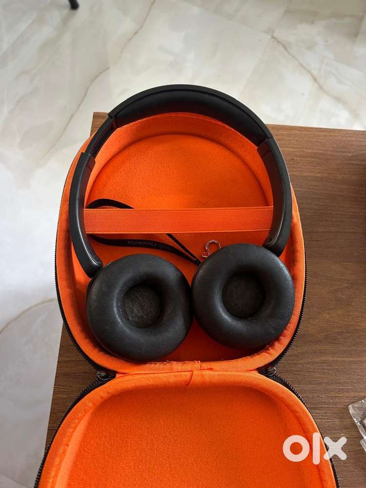 Sony WH-CH520, Wireless On-Ear Bluetooth Headphones with Mic, Black