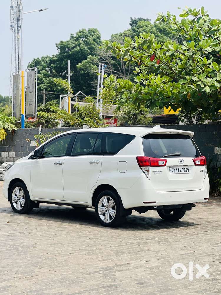 Toyota Innova Crysta 2.8 Z, 2016, Diesel