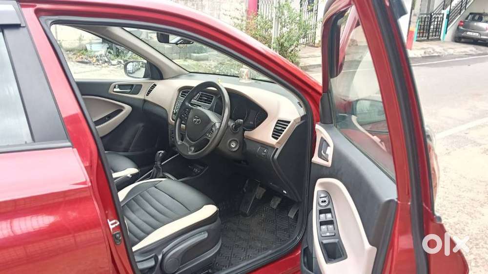 Hyundai Elite I20 Sportz (o) 1.2, 2019, Petrol