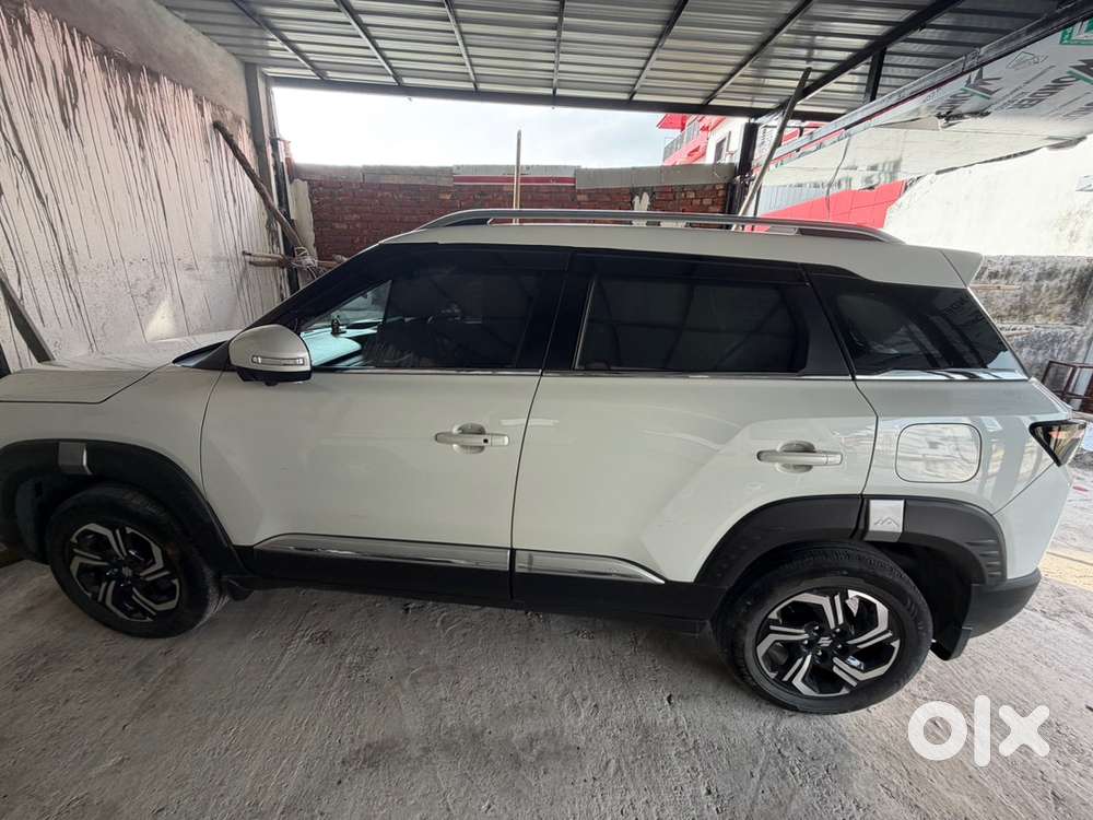 Maruti Brezza Zxi 2024