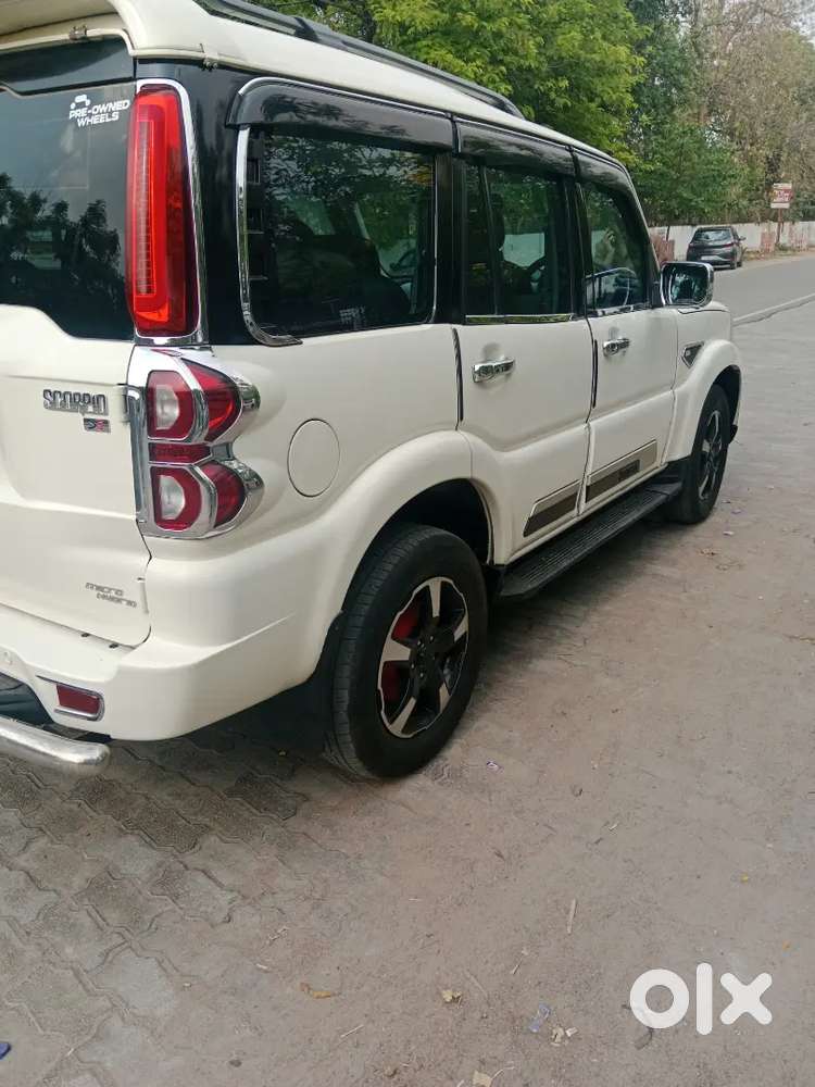 Mahindra Scorpio S5 Converted Into S11 Modified