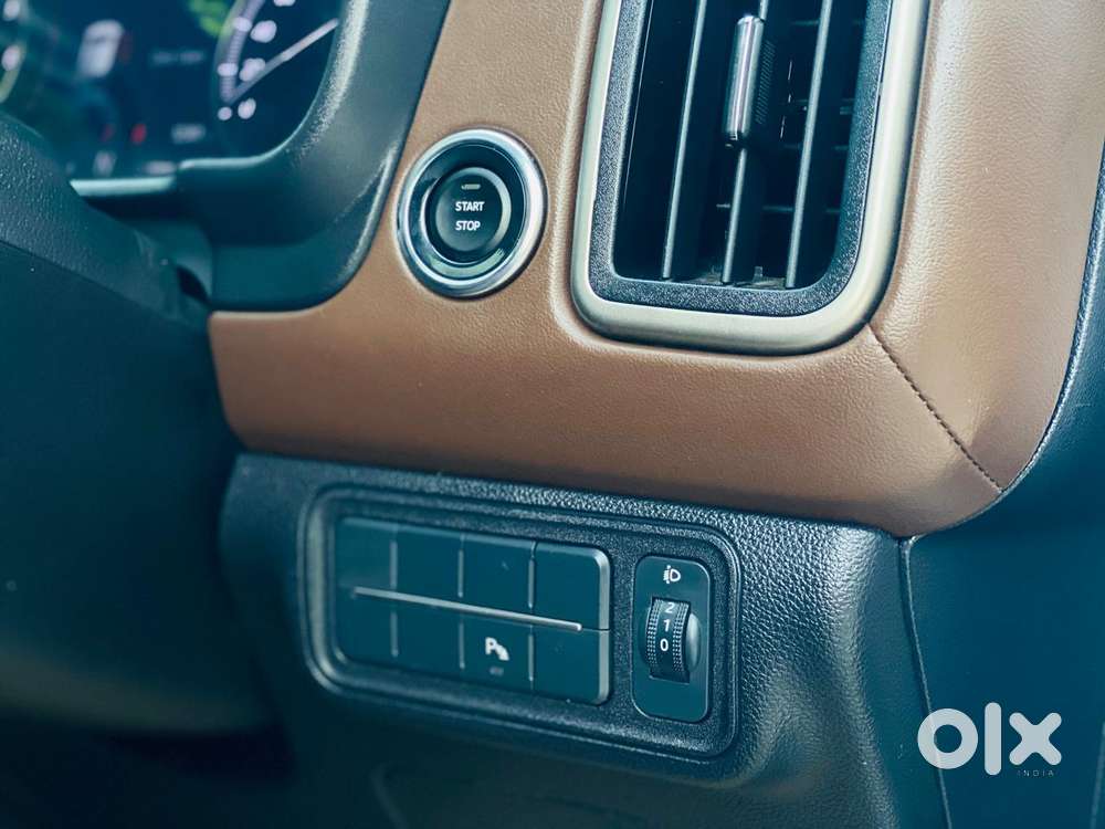 Mahindra Scorpio-n 2.0 Z8 L Petrol At 7 Str, 2025, Petrol