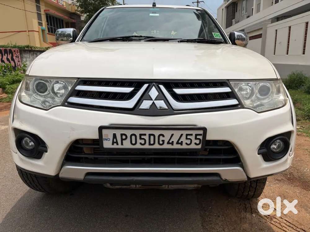 Mitsubishi Pajero Sport 2015