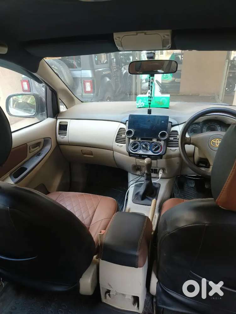 Toyota Innova 2010