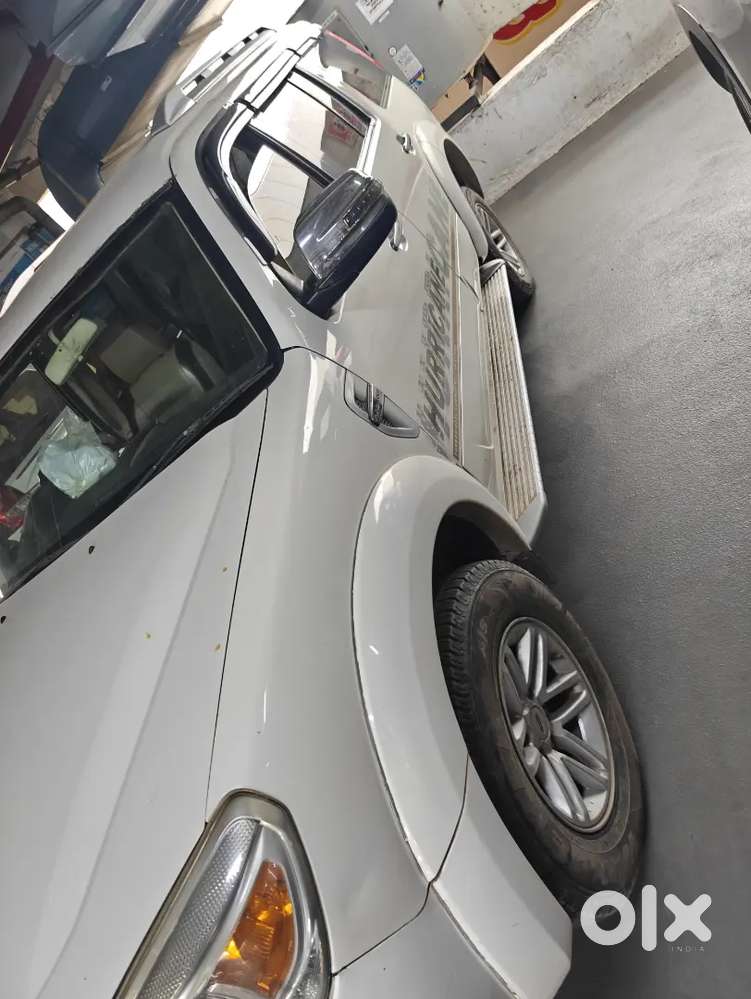 Ford Endeavour Titanium 2012
