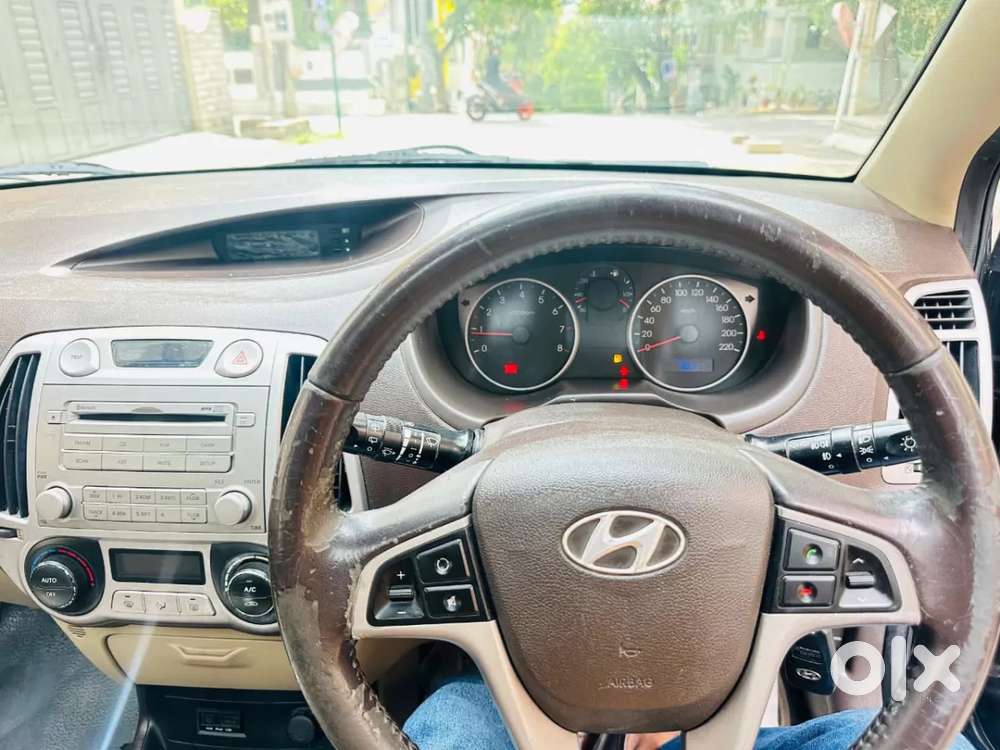 Hyundai I20 Asta 1.2 O With Sunroof, 2011, Petrol