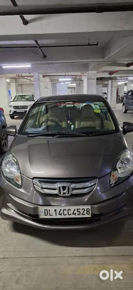 Well Maintained Honda Amaze 2016 Petrol