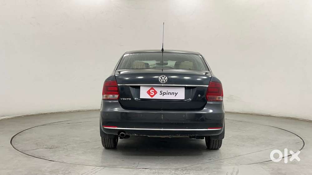 Volkswagen Vento 1.6 Highline, 2016, Petrol