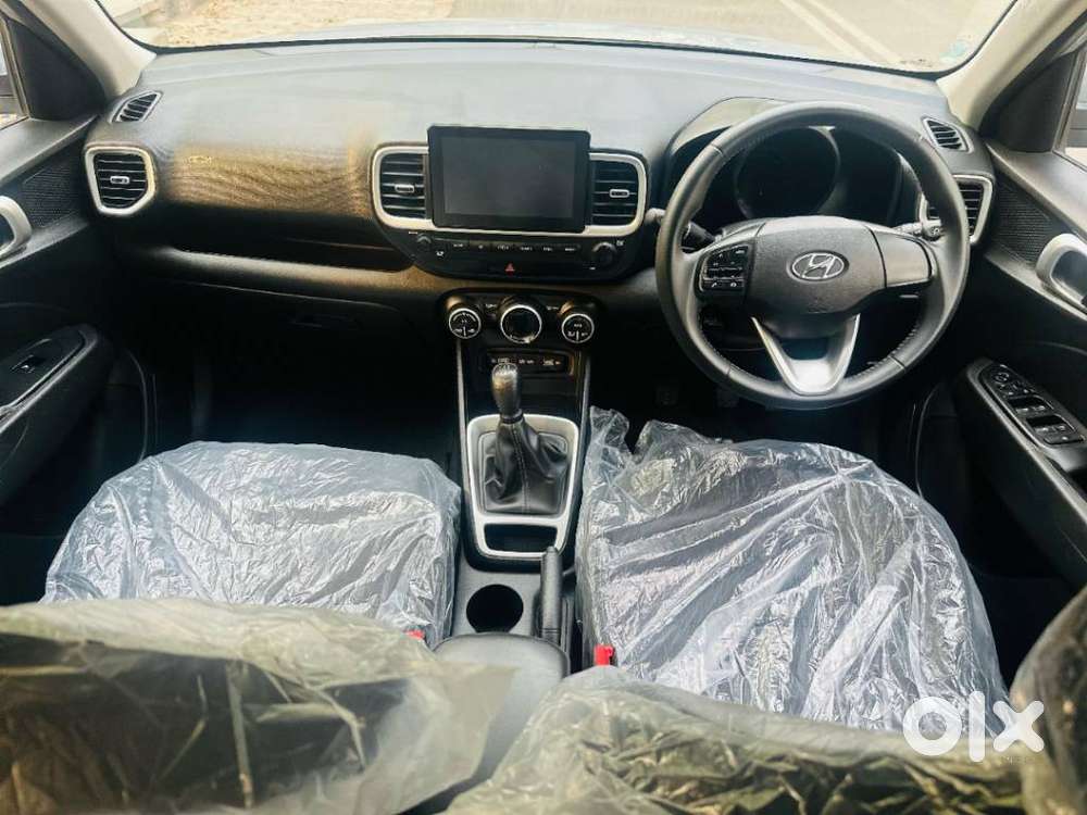 Hyundai Venue 1.2 S Plus, 2022, Petrol