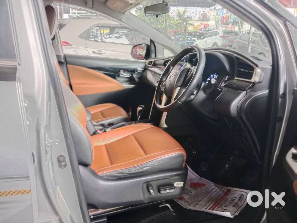 Toyota Innova Crysta 2.8 Zx At 7 Seater, 2016, Diesel