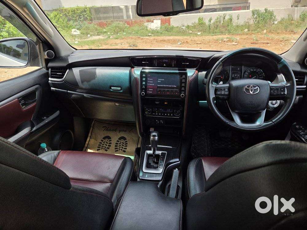 Toyota Fortuner Legender 4X2 AT 2.8, 2023, Diesel