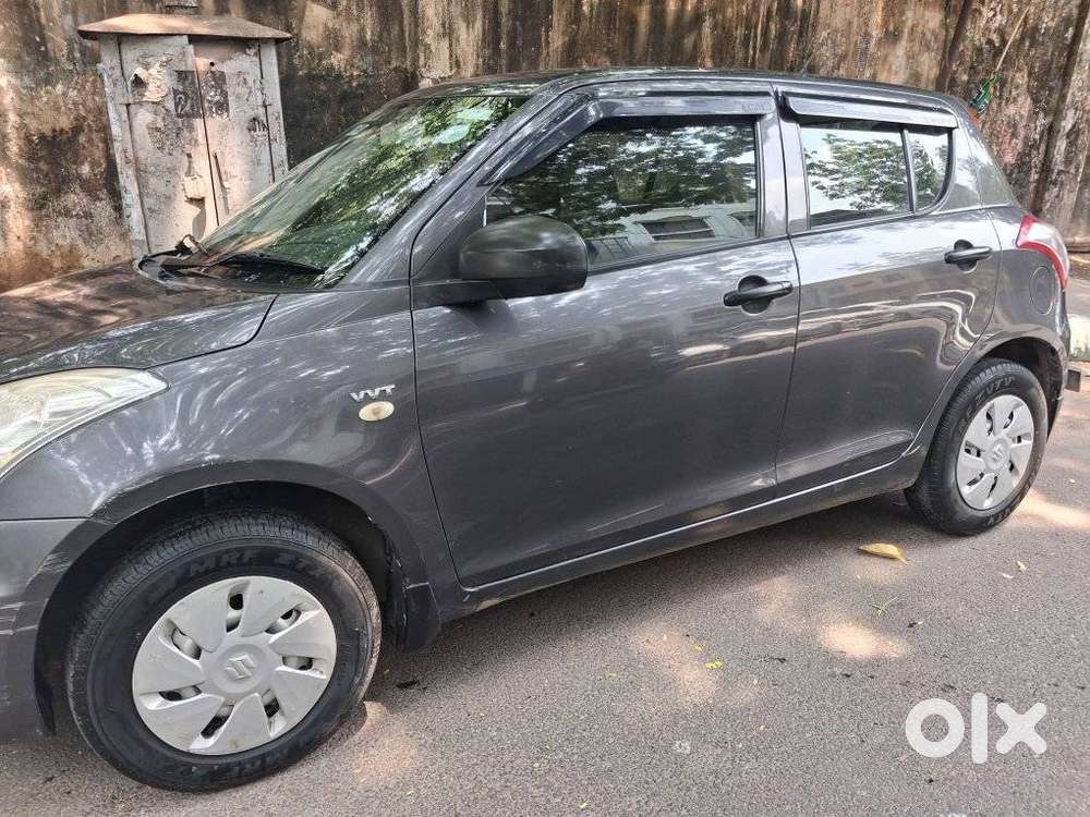 Maruti Suzuki Swift Lxi Option, 2017, Petrol