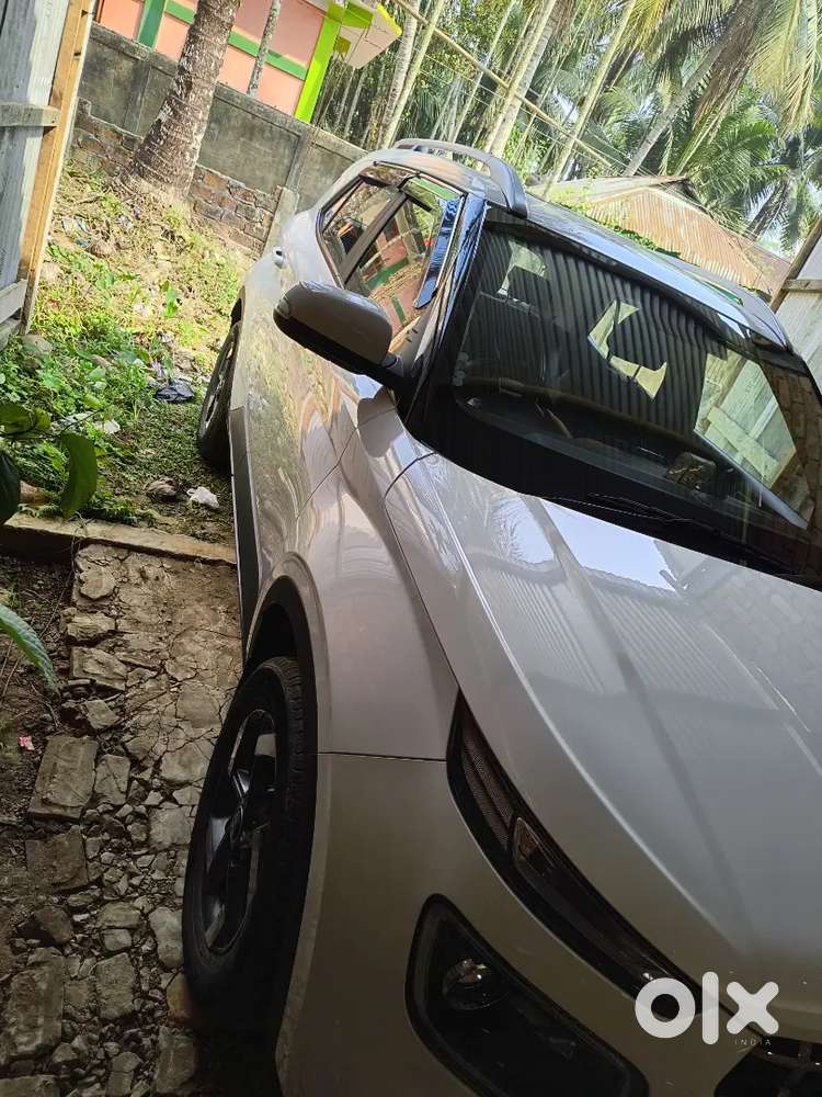 Hyundai Venue 2021 Petrol Well Maintained