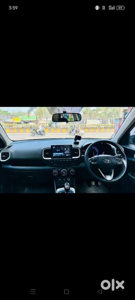 Hyundai Venue Turbo.